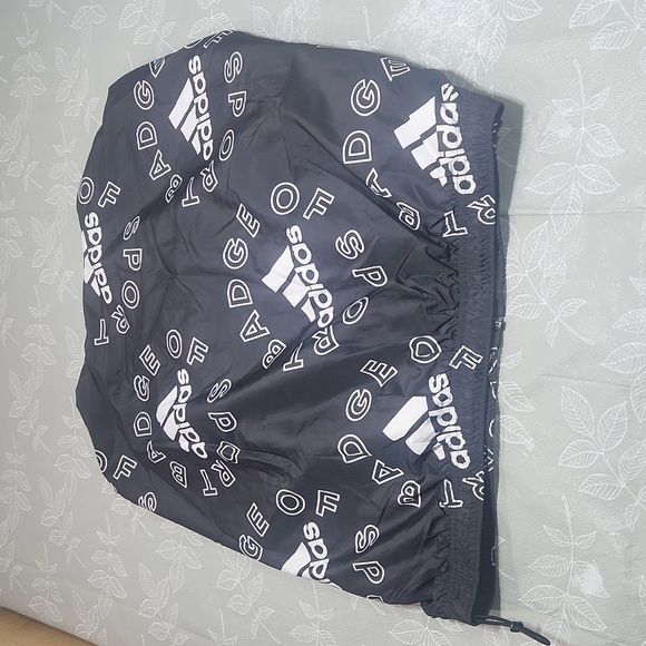 Adidas Loose Fit Wind Breaker - Picture 9 of 9